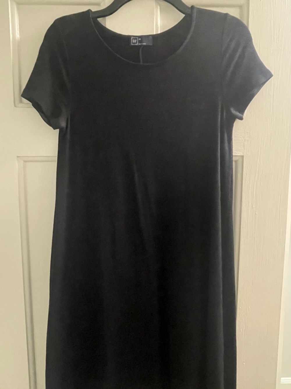 GAP Black Short Sleeve Mini Shift Dress